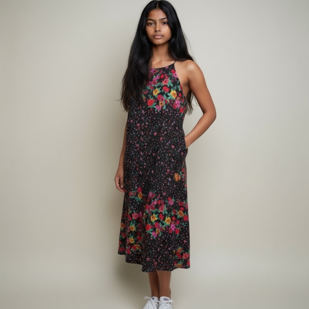 EVERLY - SIZE LARGE - LONG DRESS - MULTICOLORED WITH A BLACK BACKGROUND B21